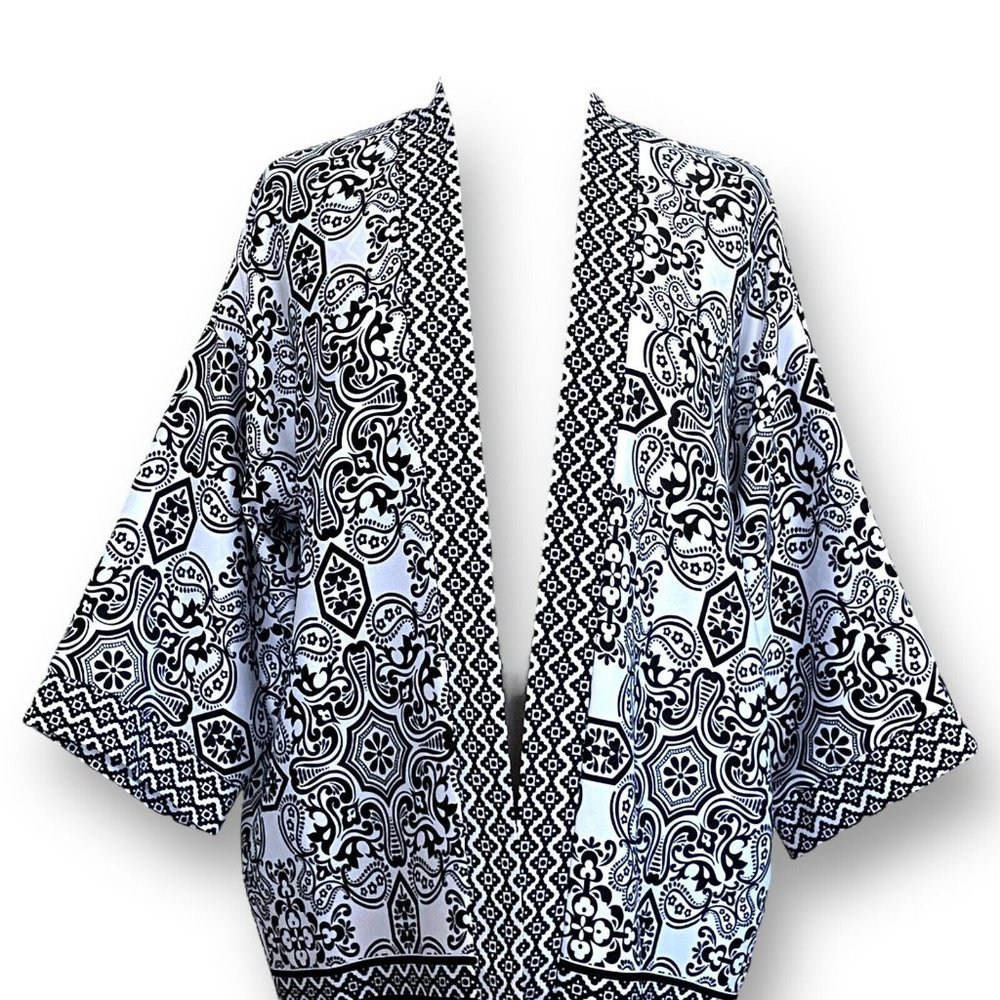 Chicos Womens Kimono Topper Jacket Sz 1 M 8 10 Black White Reversible Boho Beach - Picture 2 of 6